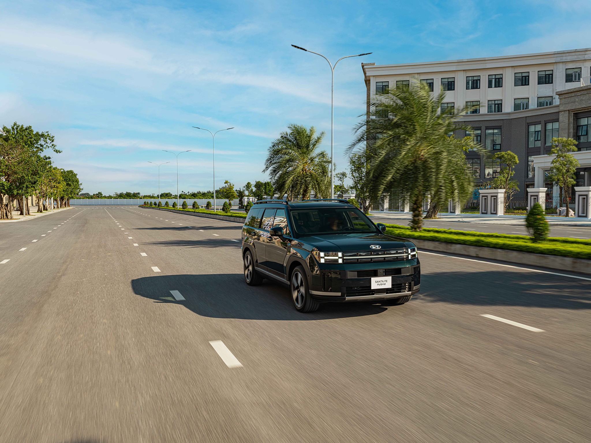 HYUNDAI THÀNH CÔNG GIỚI THIỆU SANTA FE HYBRID ĐẾN THỊ TRƯỜNG VIỆT NAM